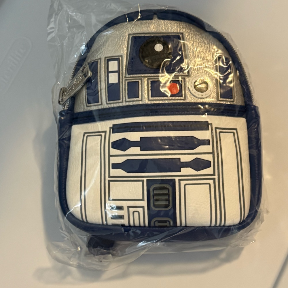 NWT Loungefly Wristlet Bag - Star Wars R2-D2